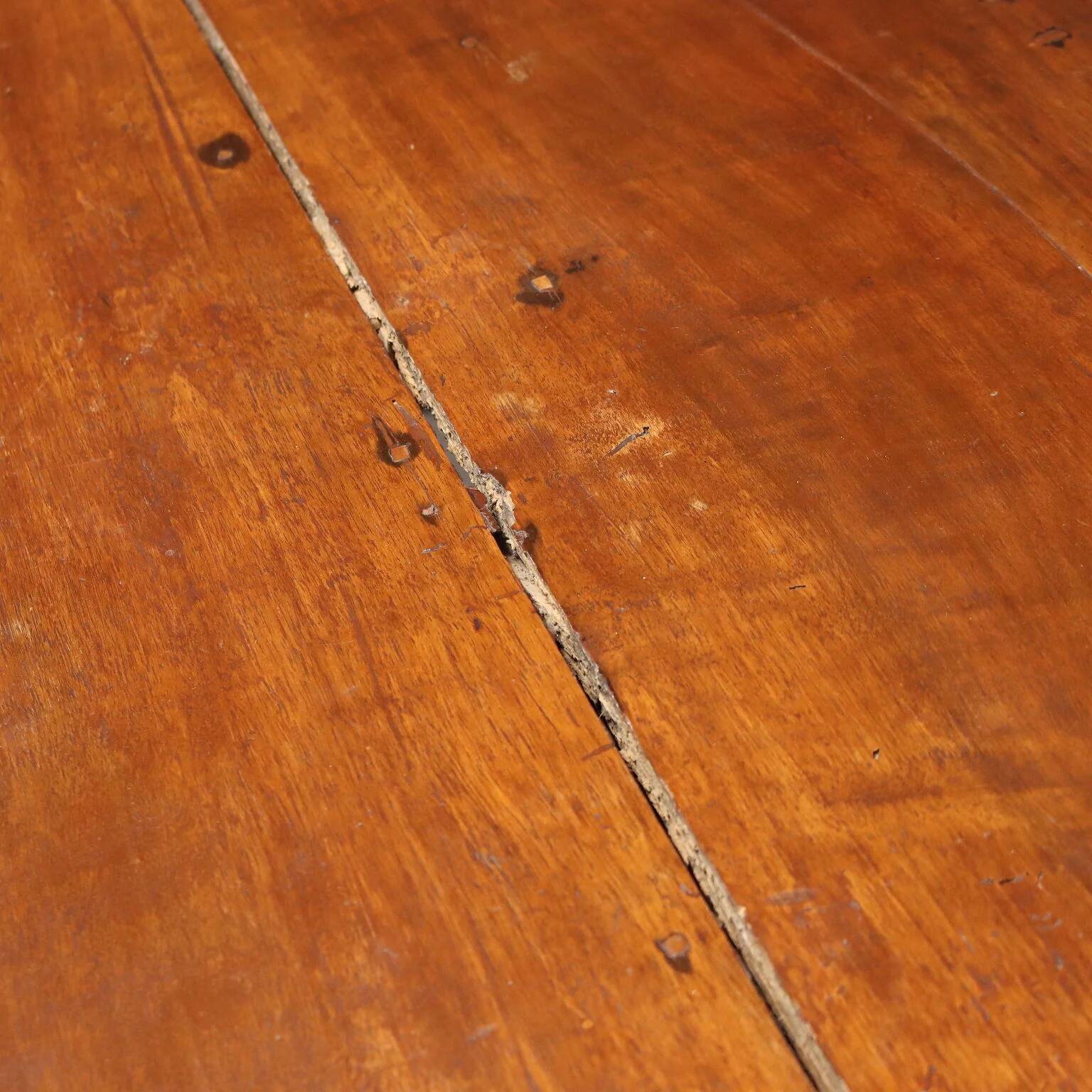 Table Directoire ancienne en noyer, Italie, XIXe siècle