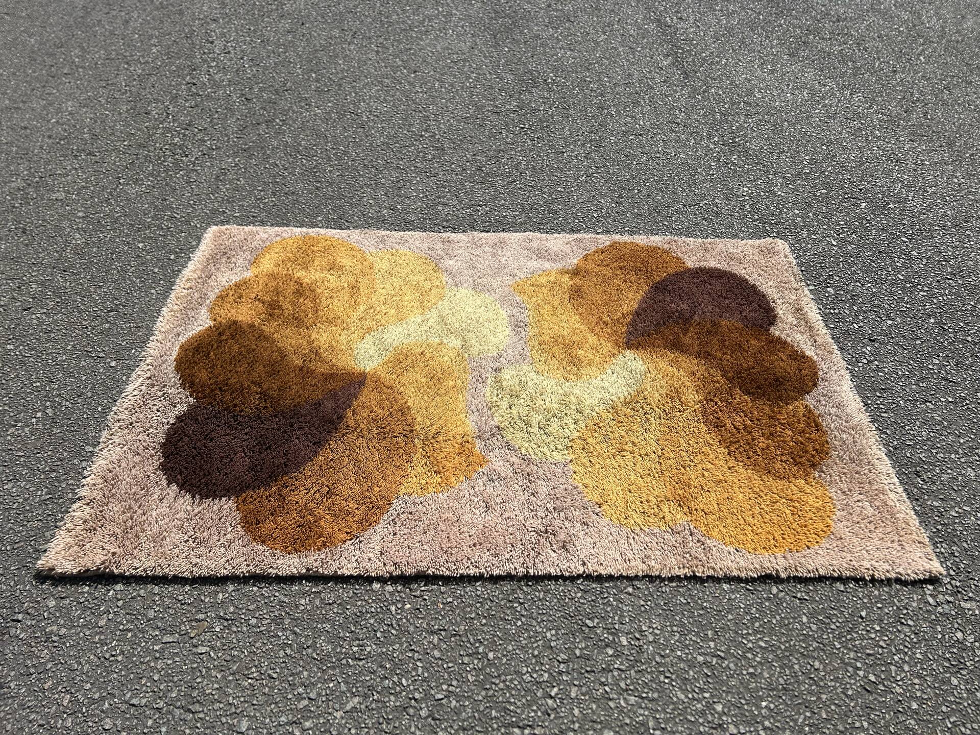 Vintage space age Desso carpet
