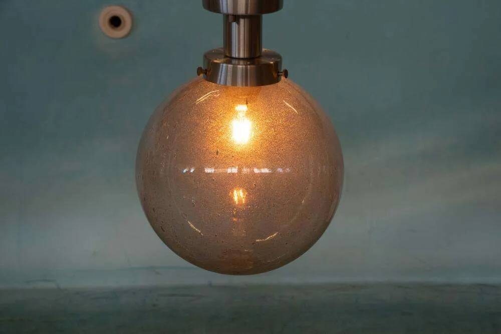 Space age ball lamp from the 60s/70s.
