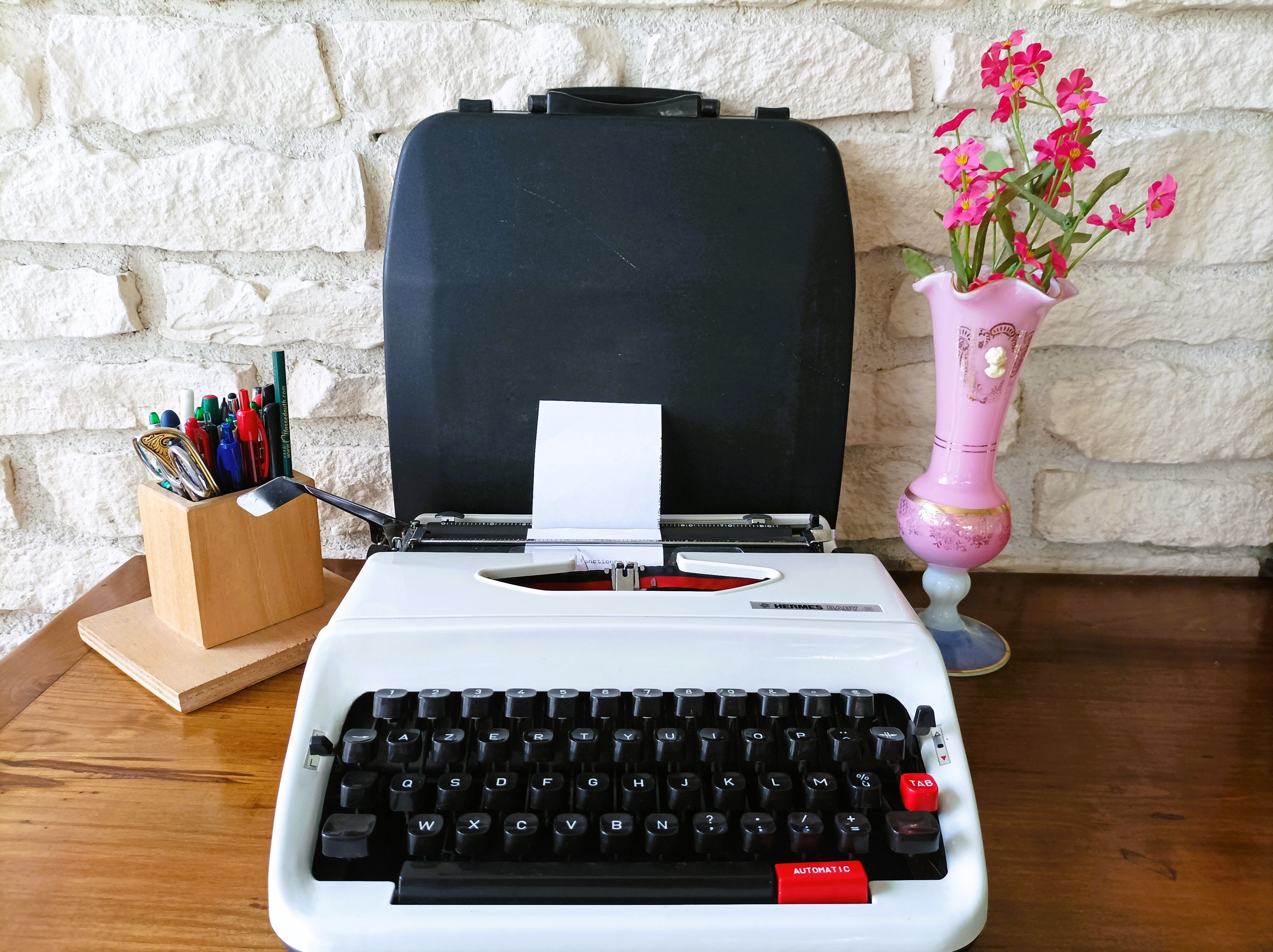 Typewriter hermes baby S