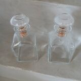 2 carafes / flacons vintages en verre