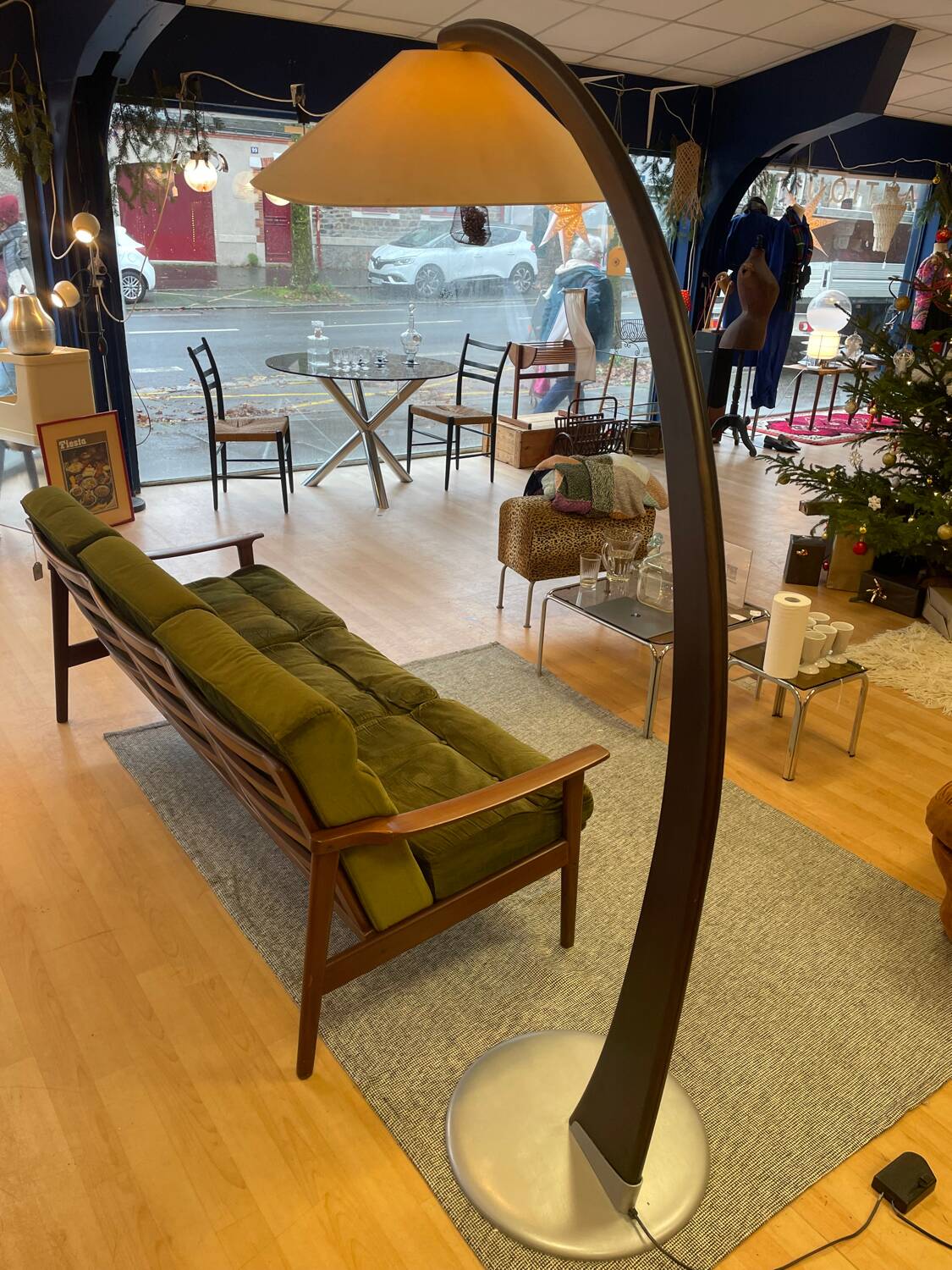 Luna walnut arc floor lamp by Natuzzi, 1990s