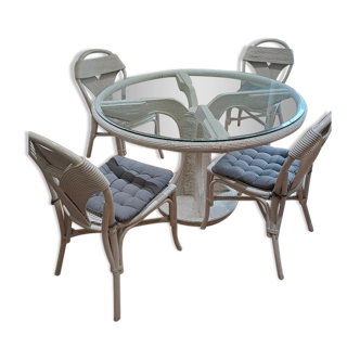 Table rotin et 4 chaises
