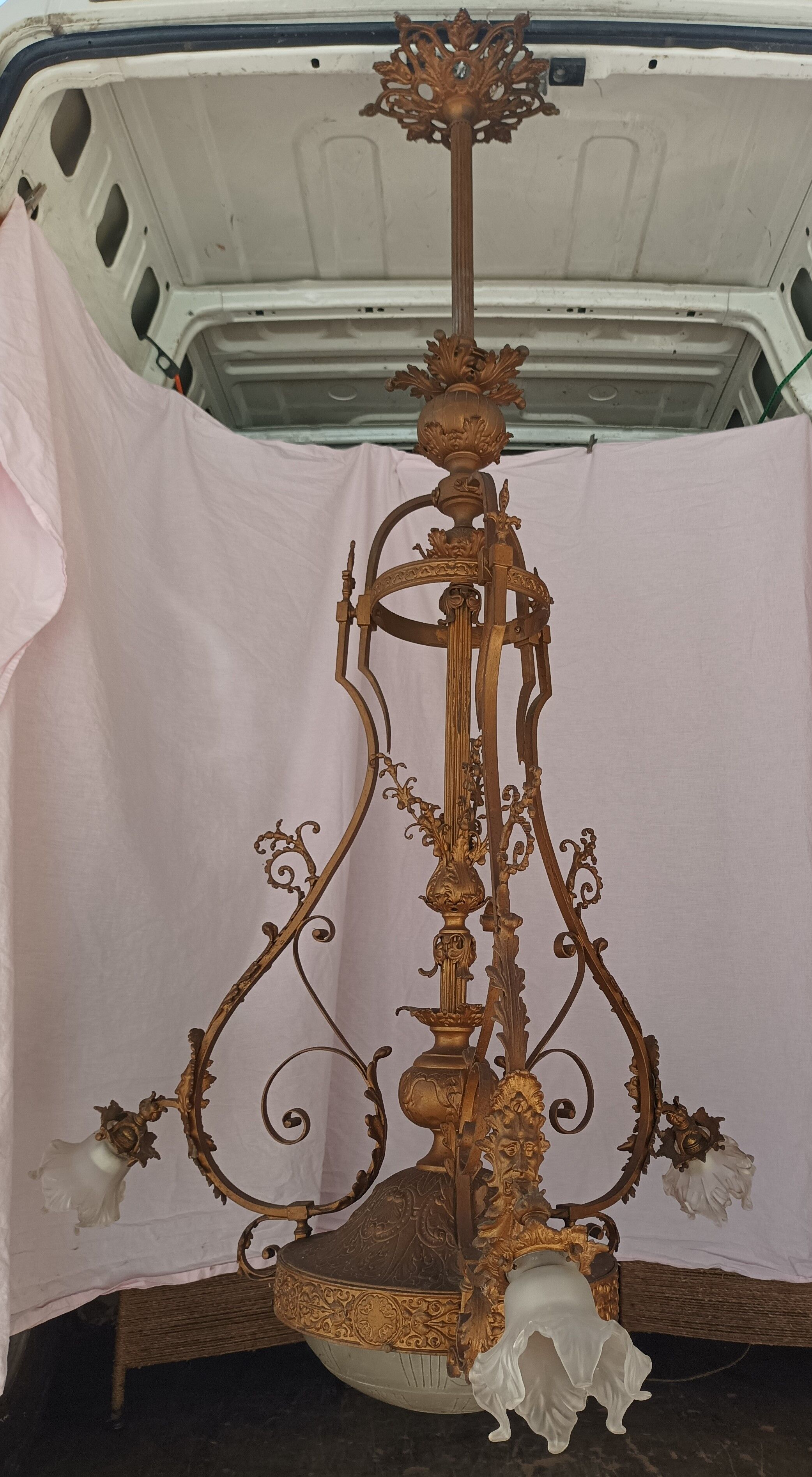 Suspension in brass and bronze Renaissance style