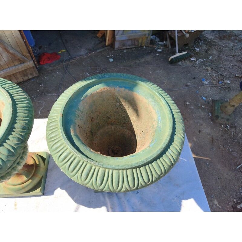 Pair of 19th-century cast iron Medici vases