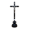 Crucifix noir sur pied