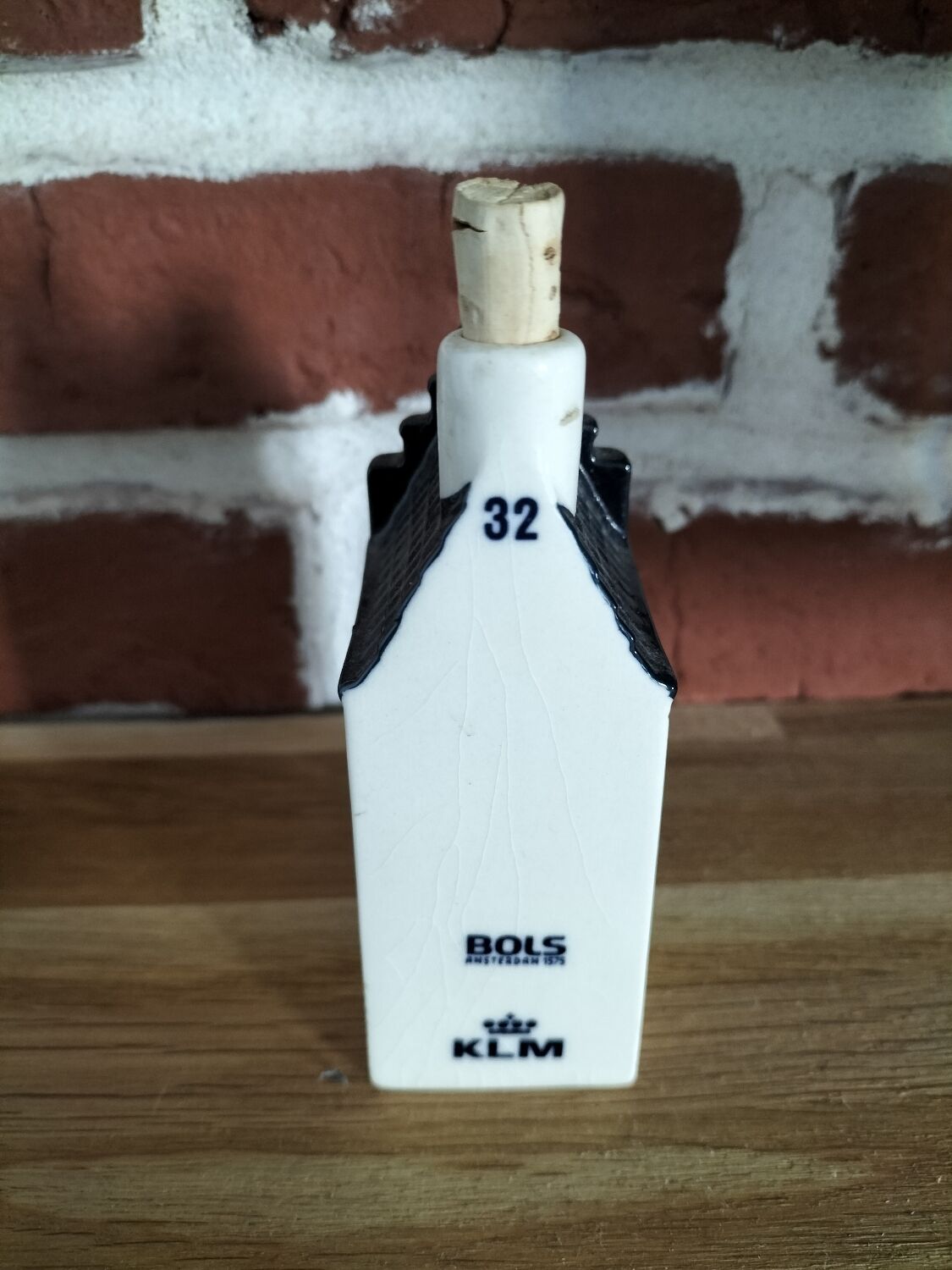 KLM miniature house