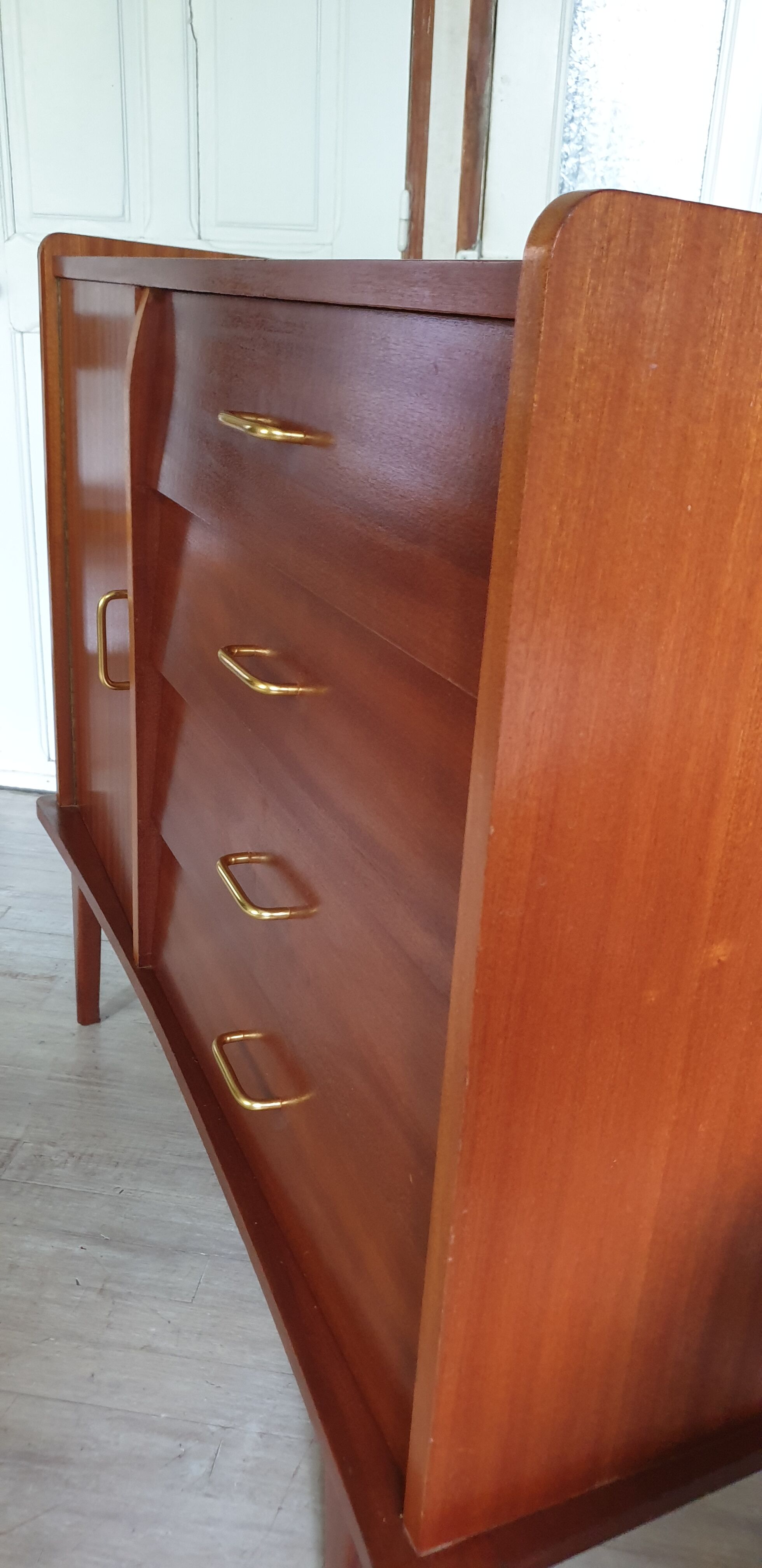 Dresser four drawers, one door