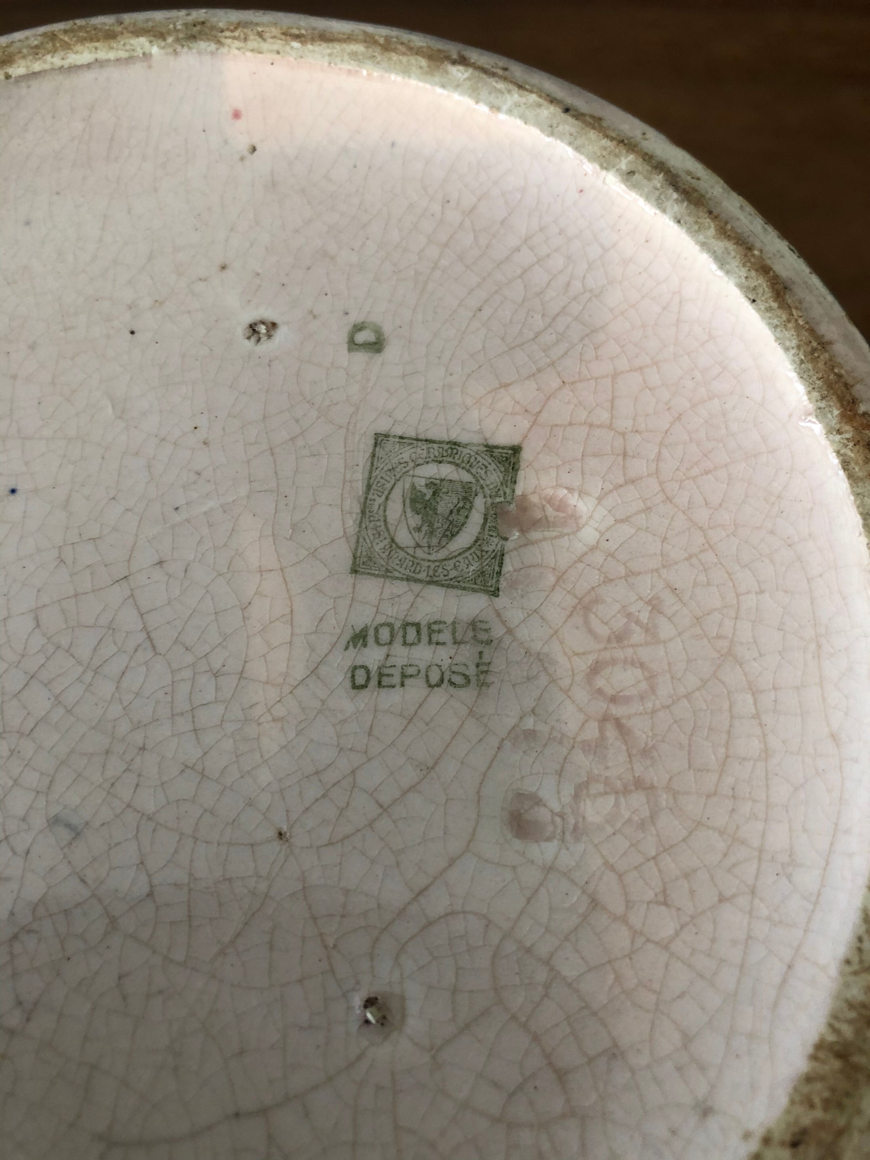 Pot cover in St. Amand dabbling