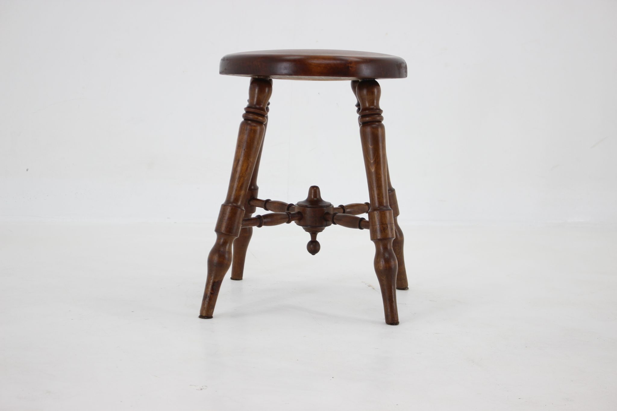 Tabouret en bois des années 1940, Tchécoslovaquie