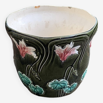 Large art deco earthenware pot cover, water lily flower slip, Saint Clement