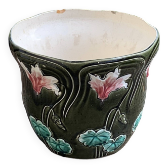Large art deco earthenware pot cover, water lily flower slip, Saint Clement