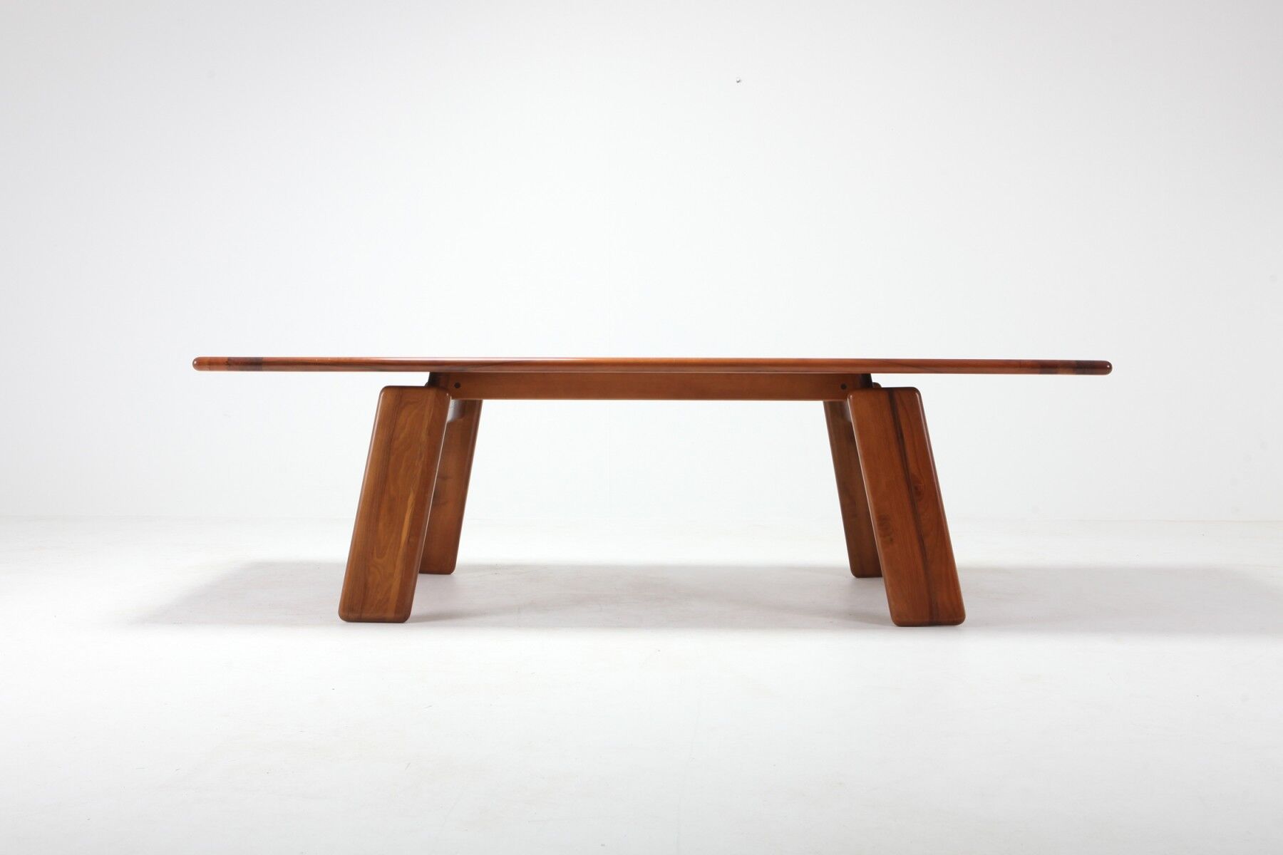 Postmodern walnut dining table by Afra - Tobia Scarpa 1980