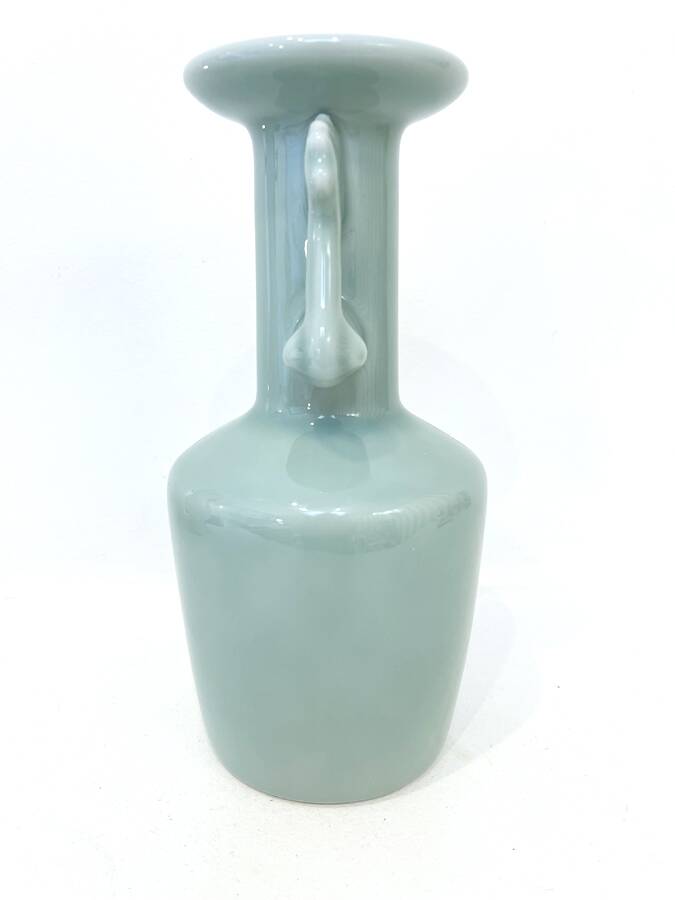 Kinuta vase in celadon porcelain from Longquan – China