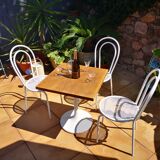 Table de bistrot pied tulipe et 3 chaises bistrot