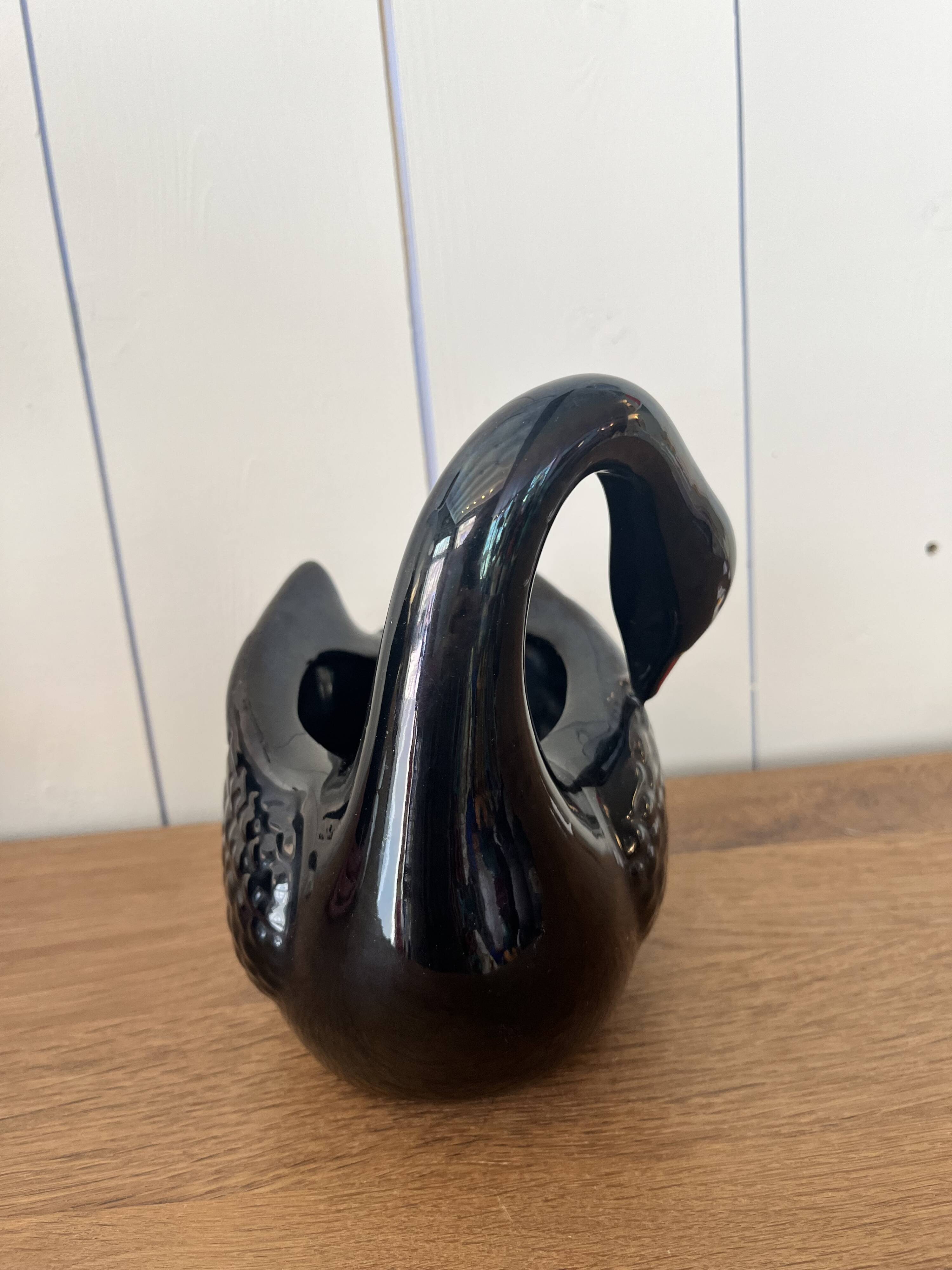 Decorative ceramic sculpture