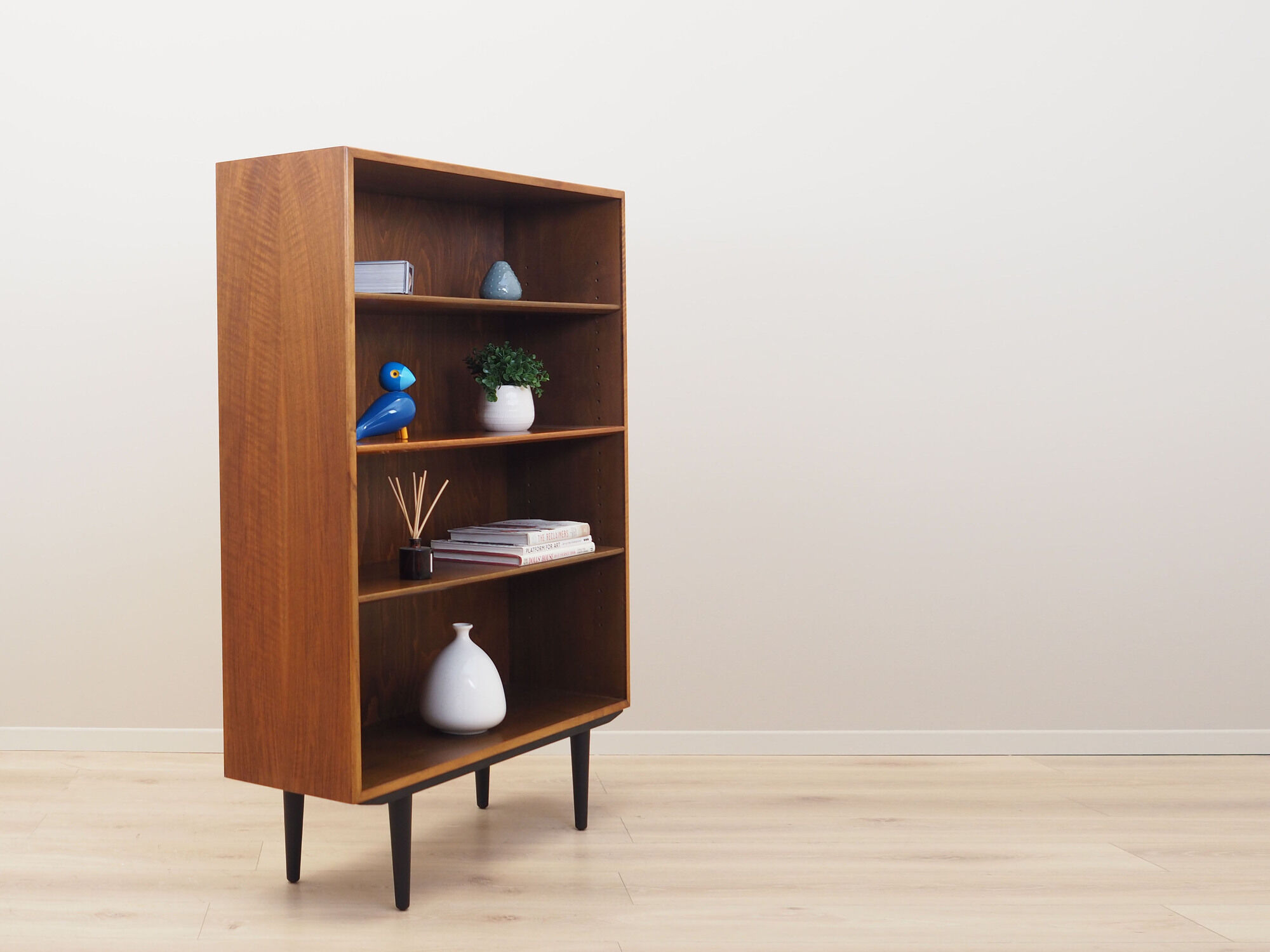 Walnut bookcase, Danish design, 1960s, designer: Børge Mogensen