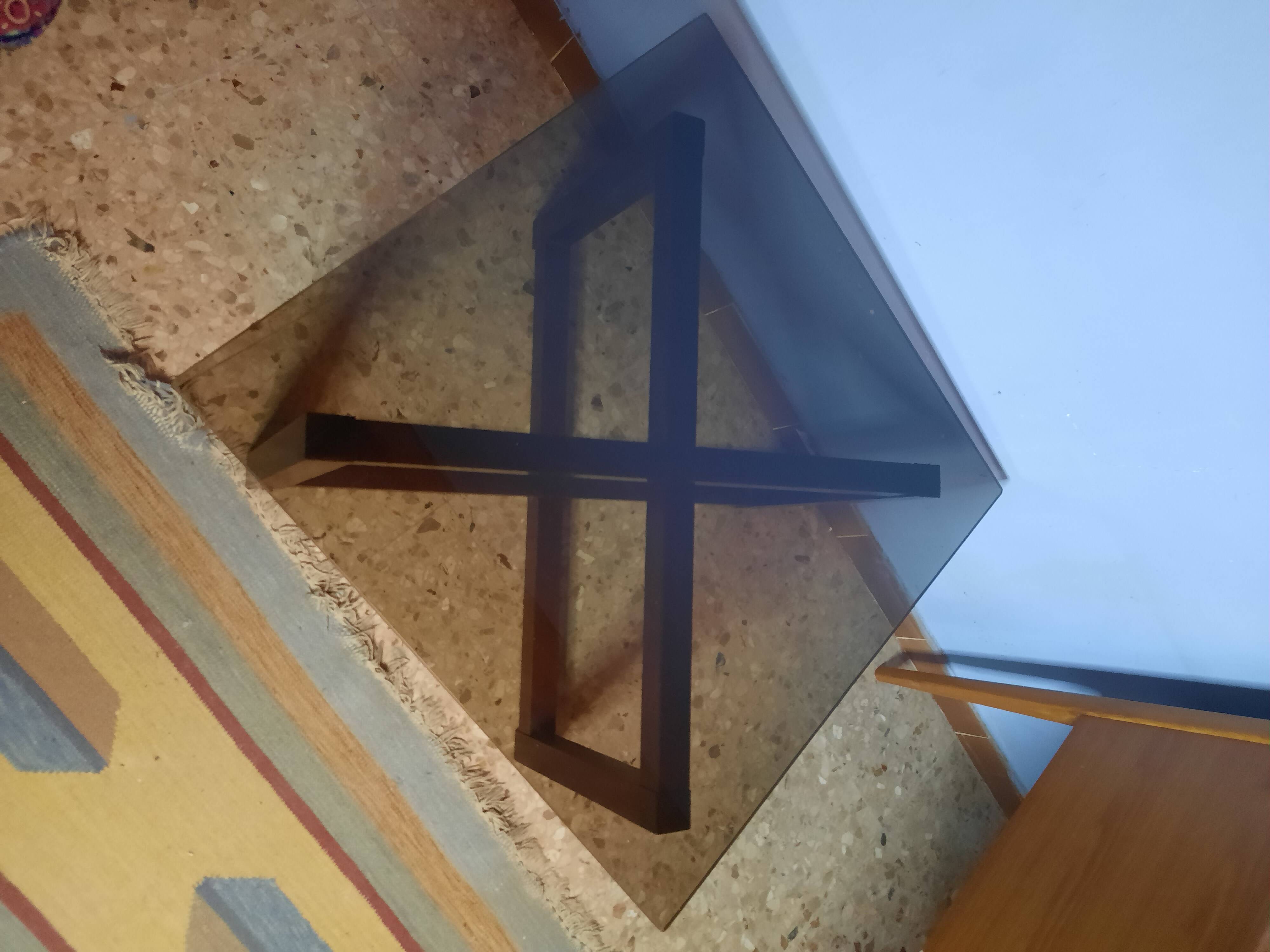 Table basse bois et verre fumé