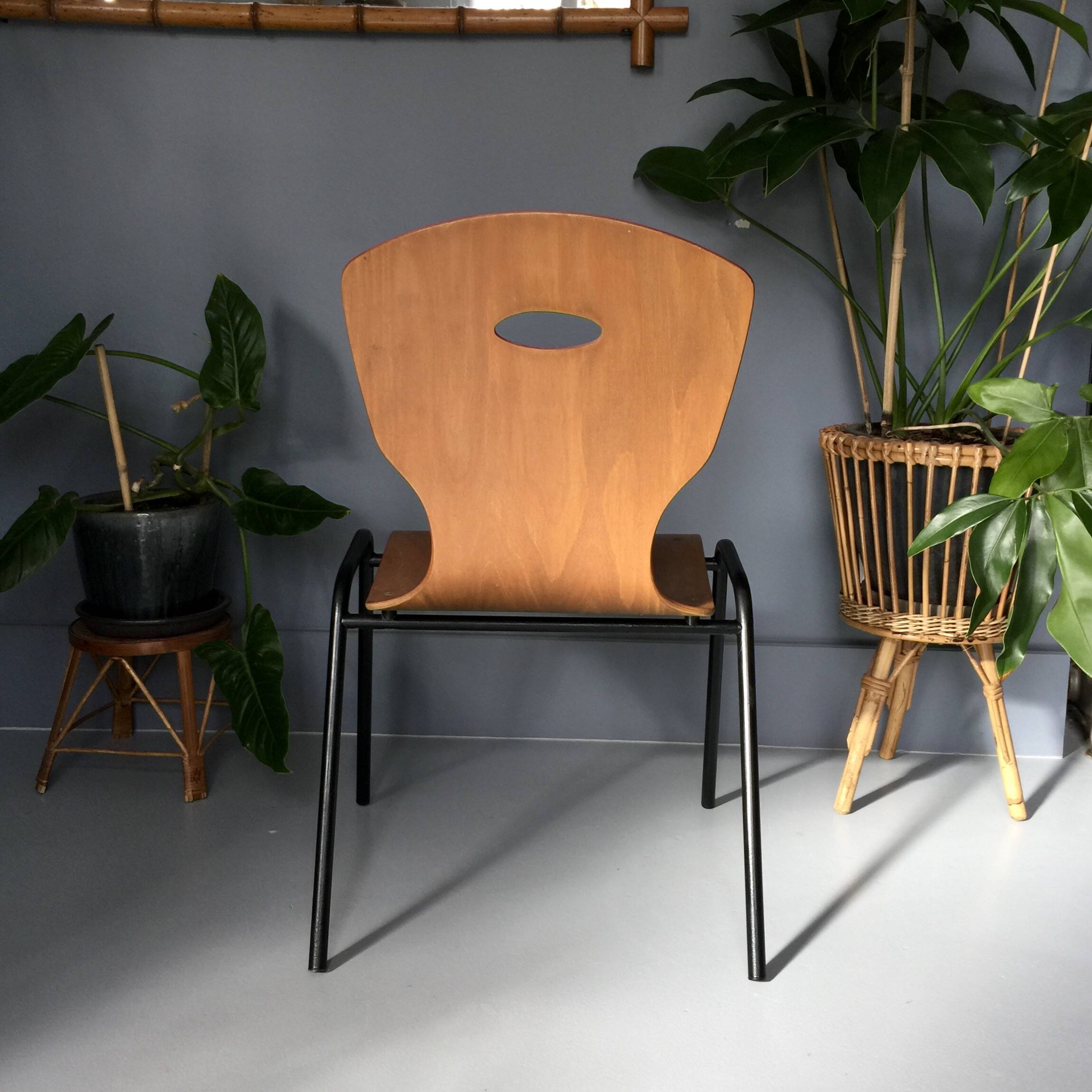 Set of 6 thermoformed wood and metal chairs