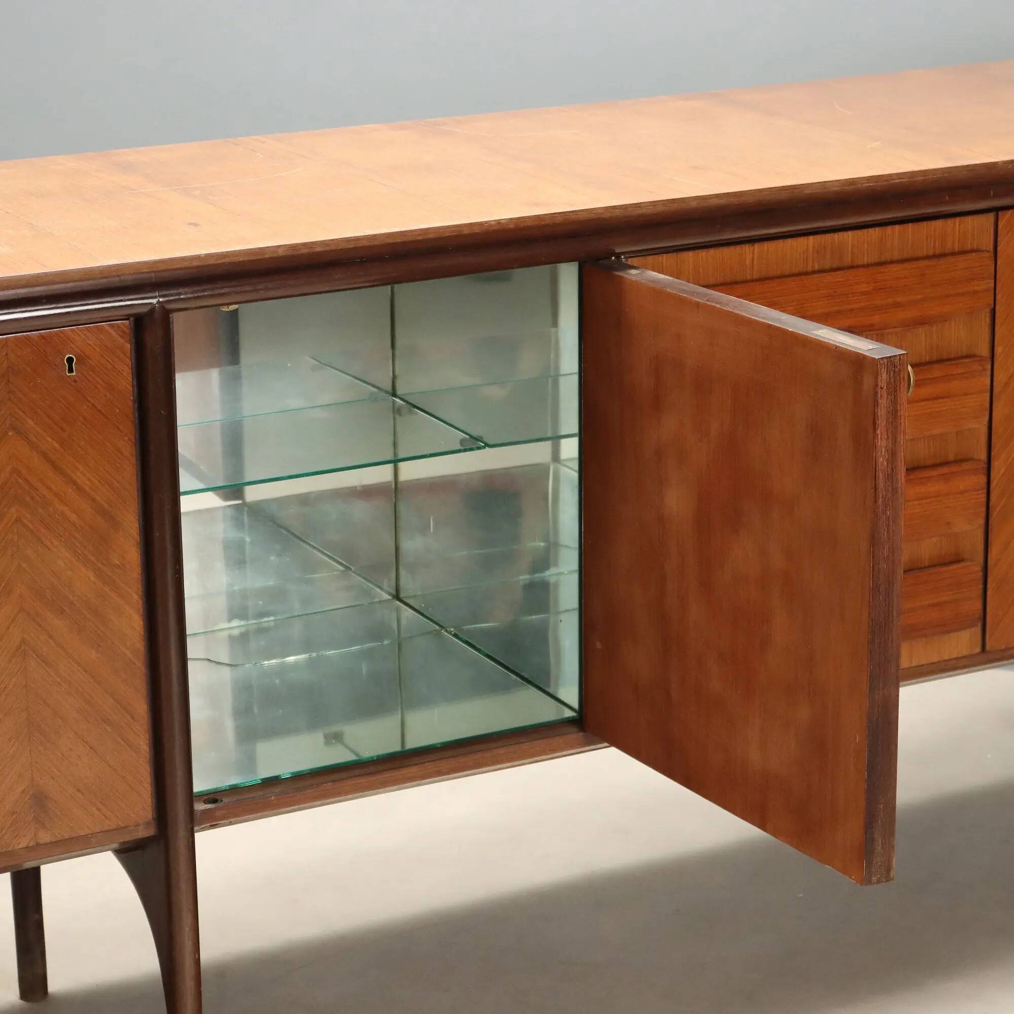 Vintage buffet design by Ico Parisi in ebonised wood, 1950s.