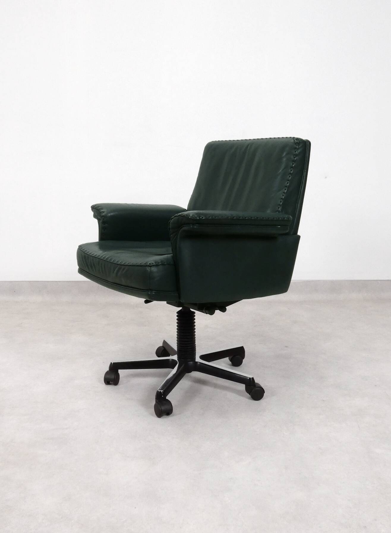 De Sede DS 35 Swivel Desk Chair