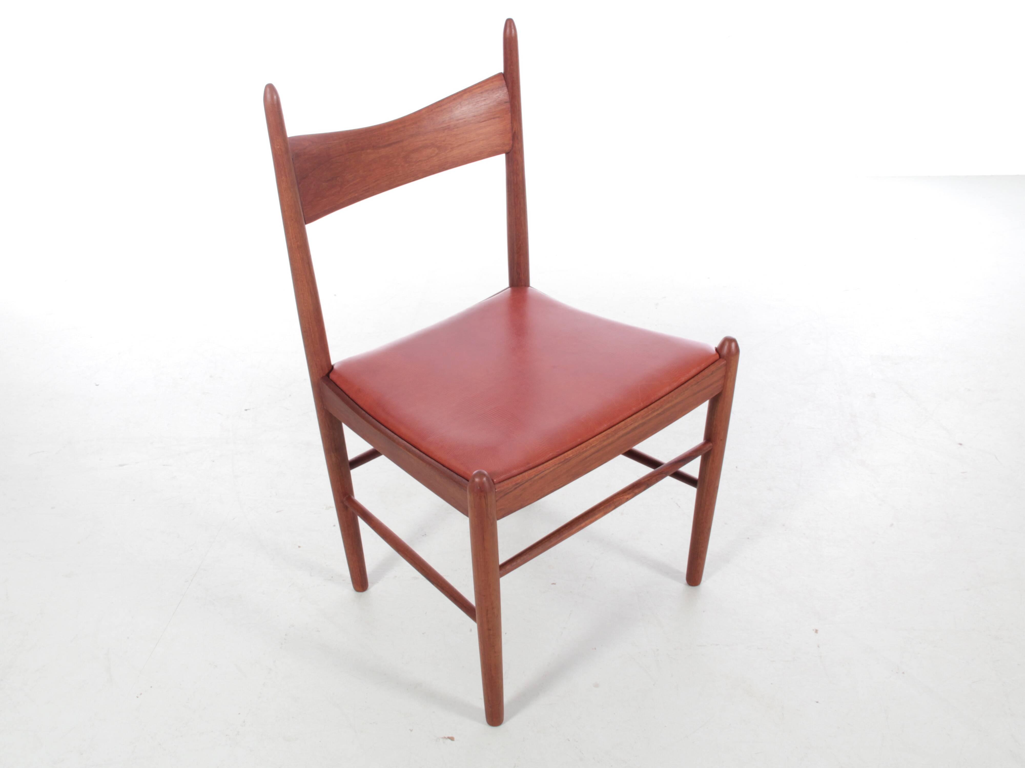Suite de 6 chaises scandinaves en teak