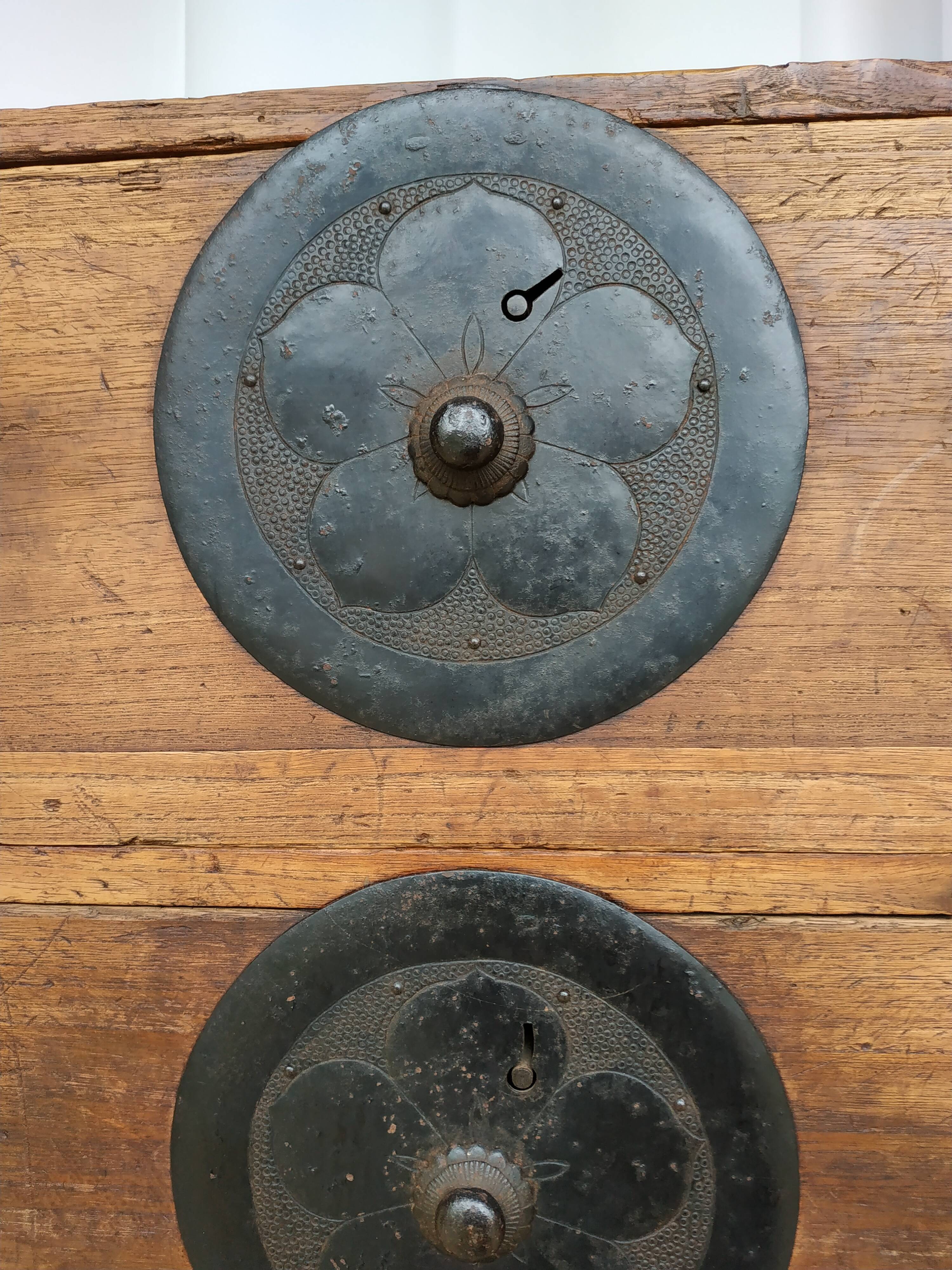 Tansu Japan 19th-century laundry dresser
