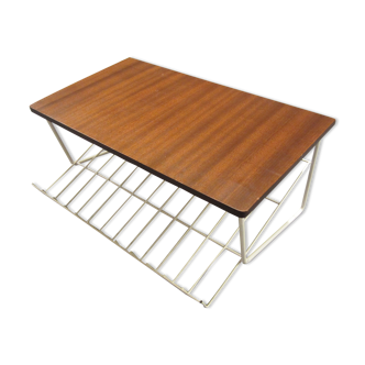 String-style Scandinavian wall tablet