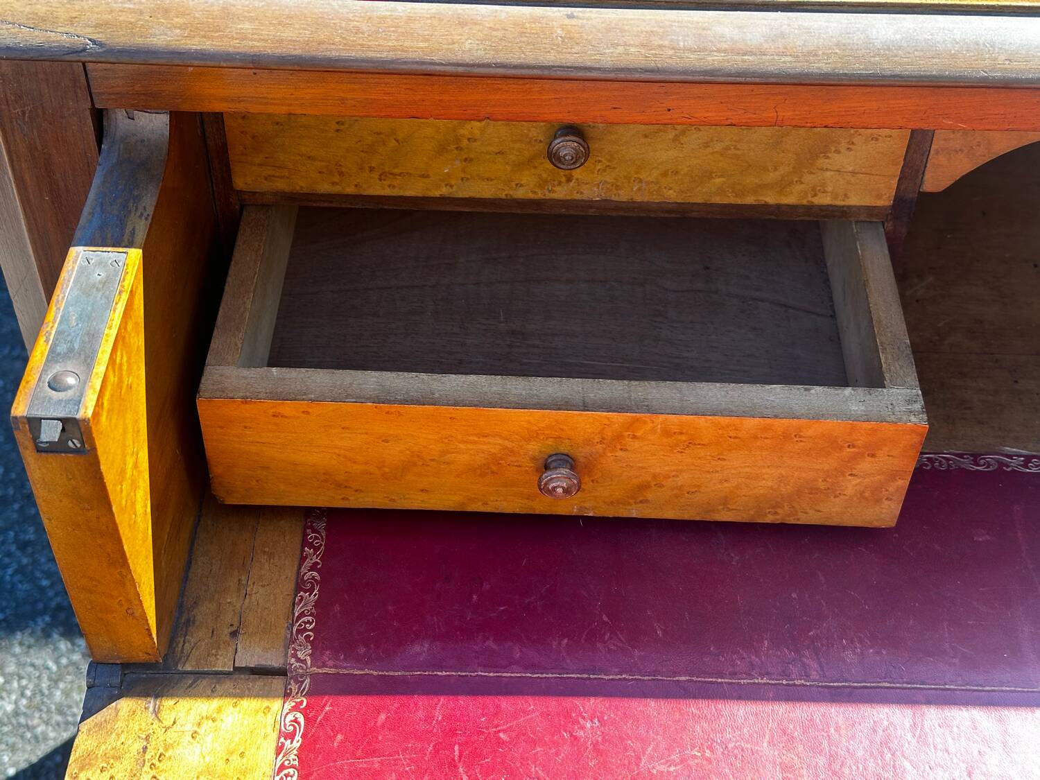 Antique drop-leaf secretary in walnut – Louis-Philippe period (19th century)
