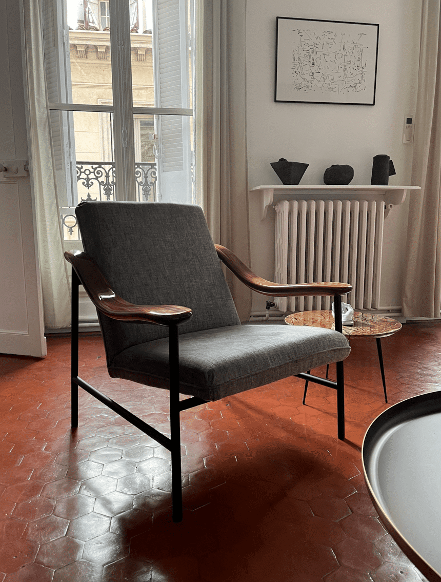 Armchair with walnut armrest