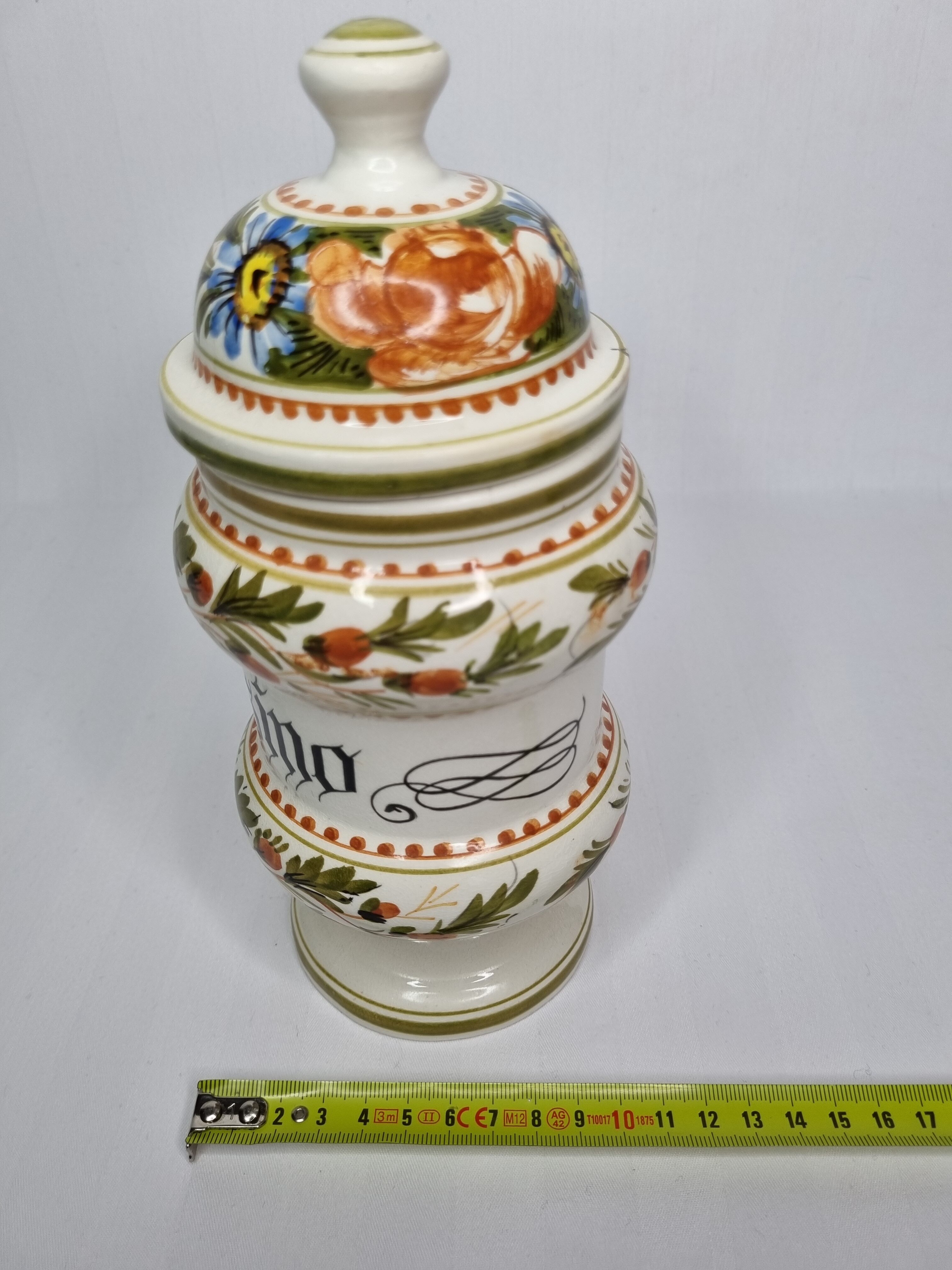 Hand-decorated enamelled ceramic apothecary pot, "Ong. Rasino"