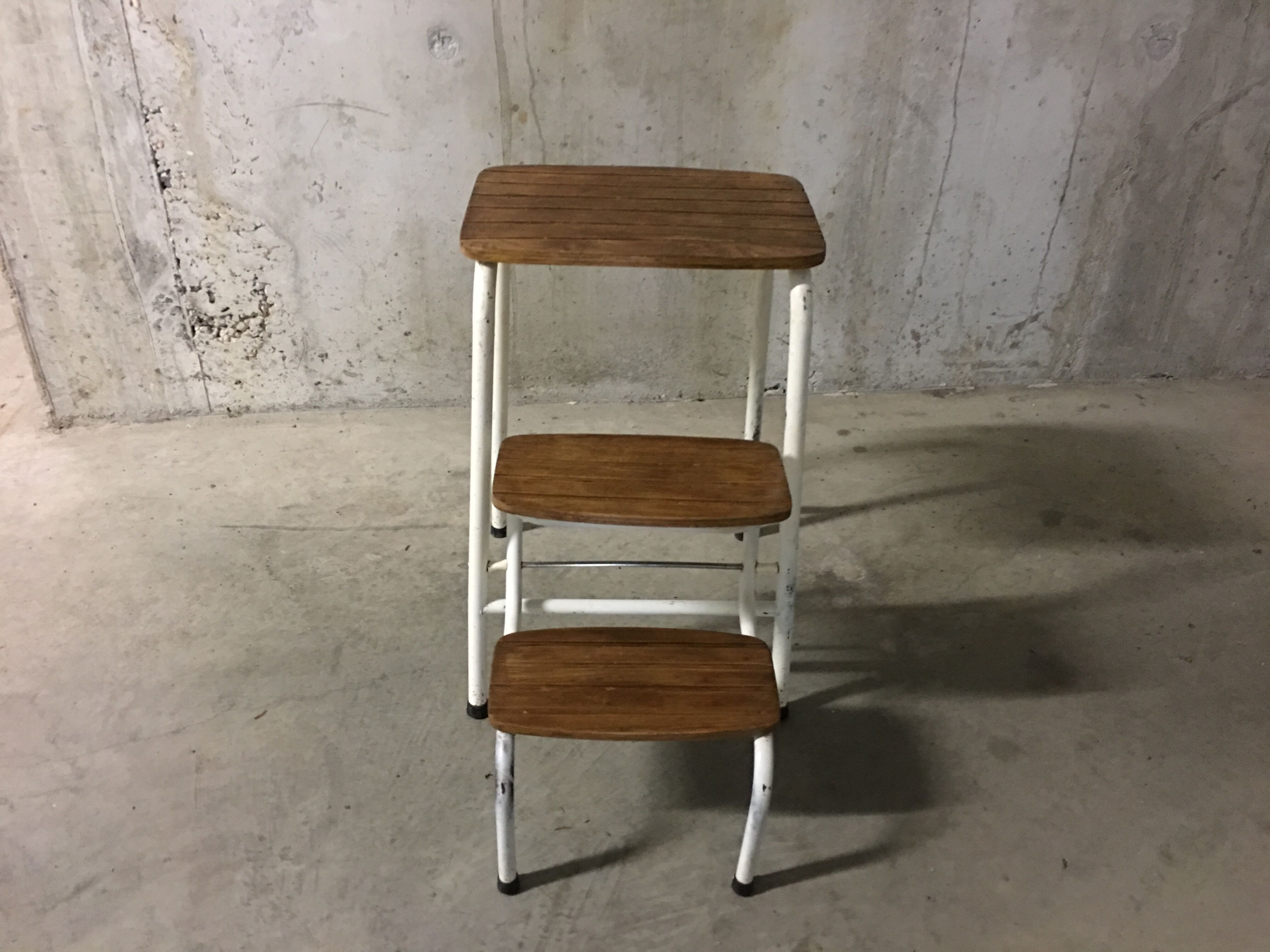 Painter step stool