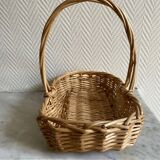 Small beige wicker basket