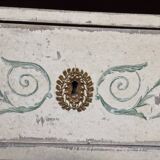 Old chest of drawers