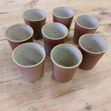8 tasses / verres anciens en grès vernisse