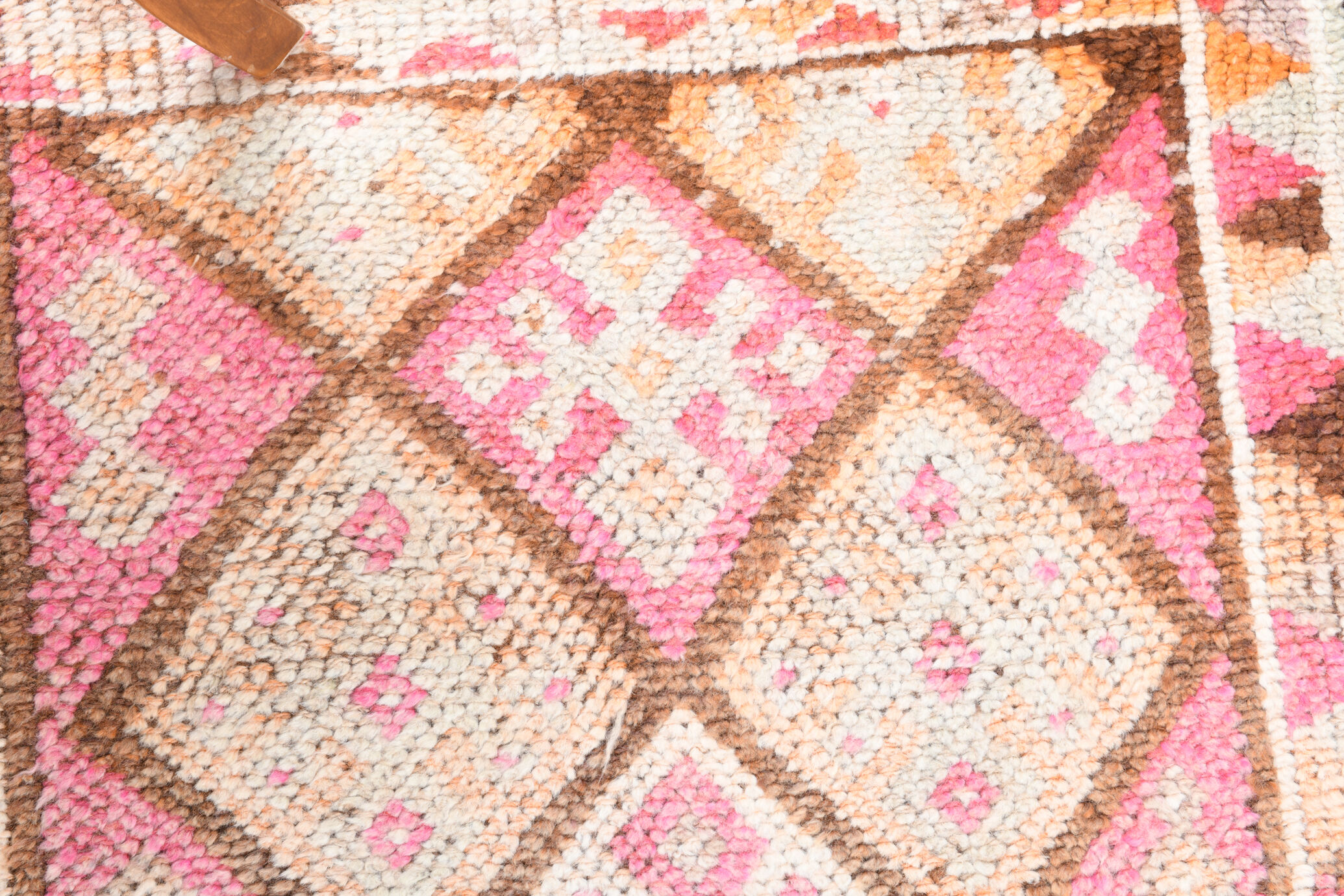 3x12 Striped Design Carpet,373x79Cm