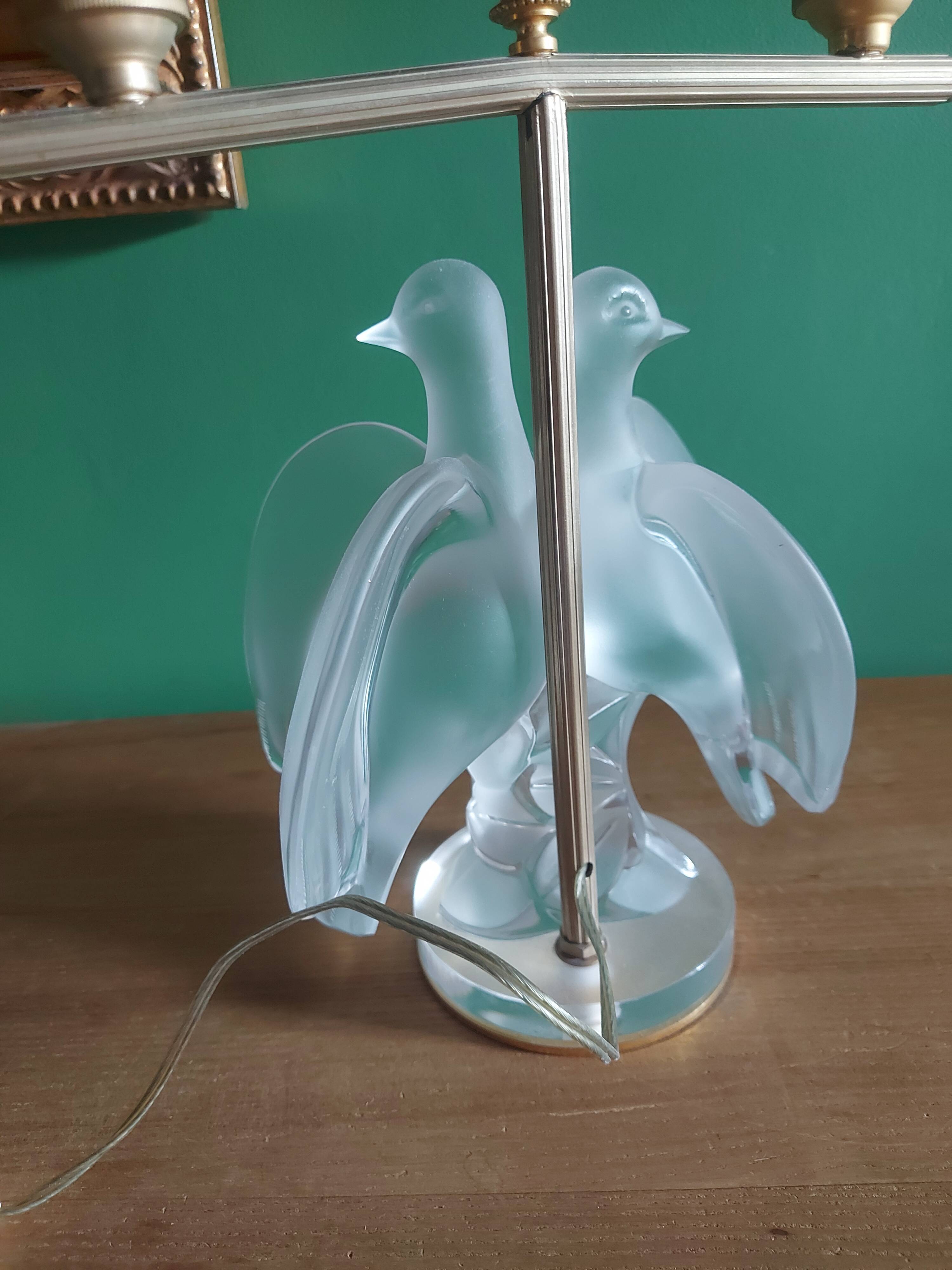 Crystal lamp Lalique with two doves model Ariane