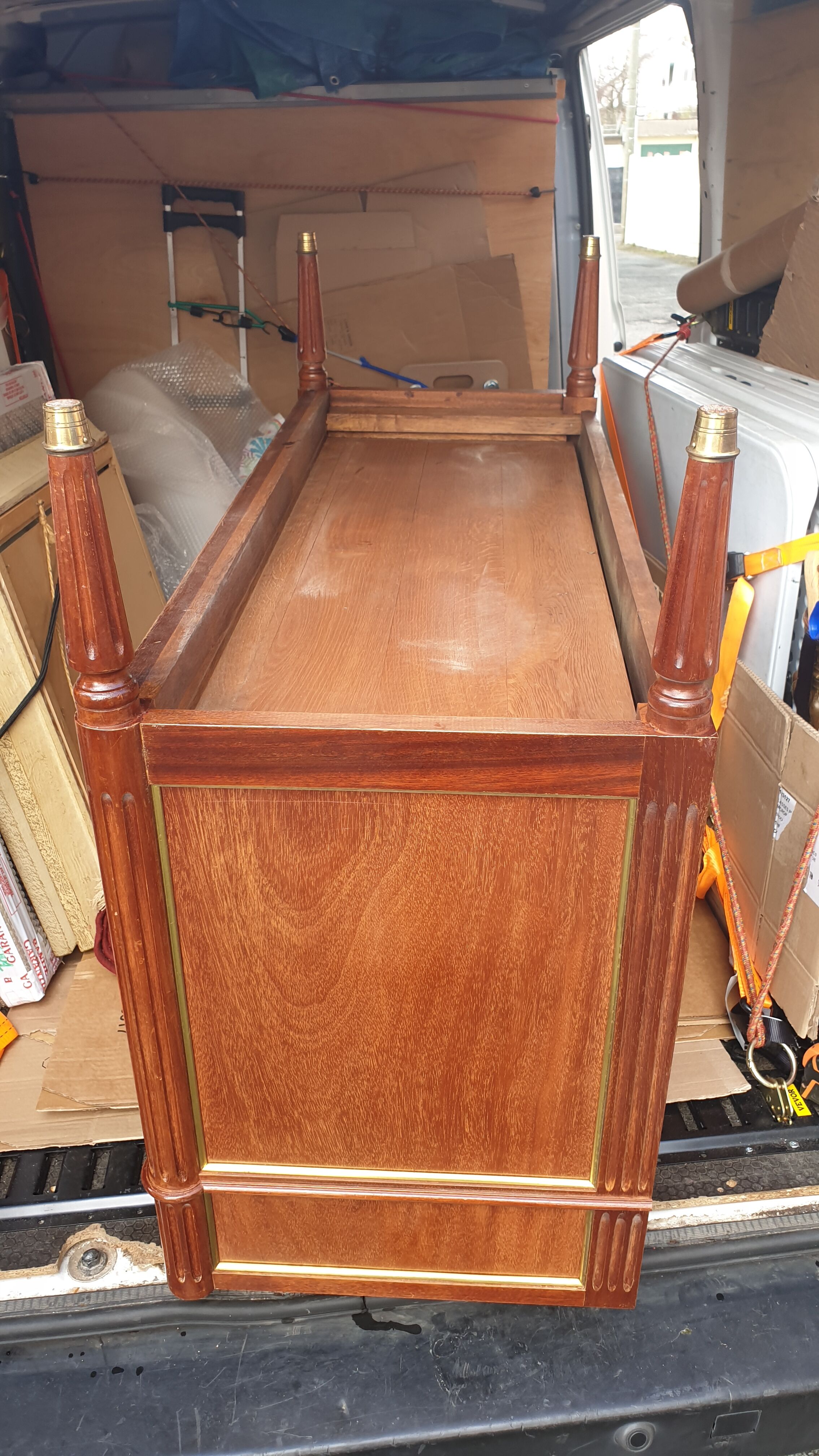 Louis XVI accajou chest of drawers and white marble