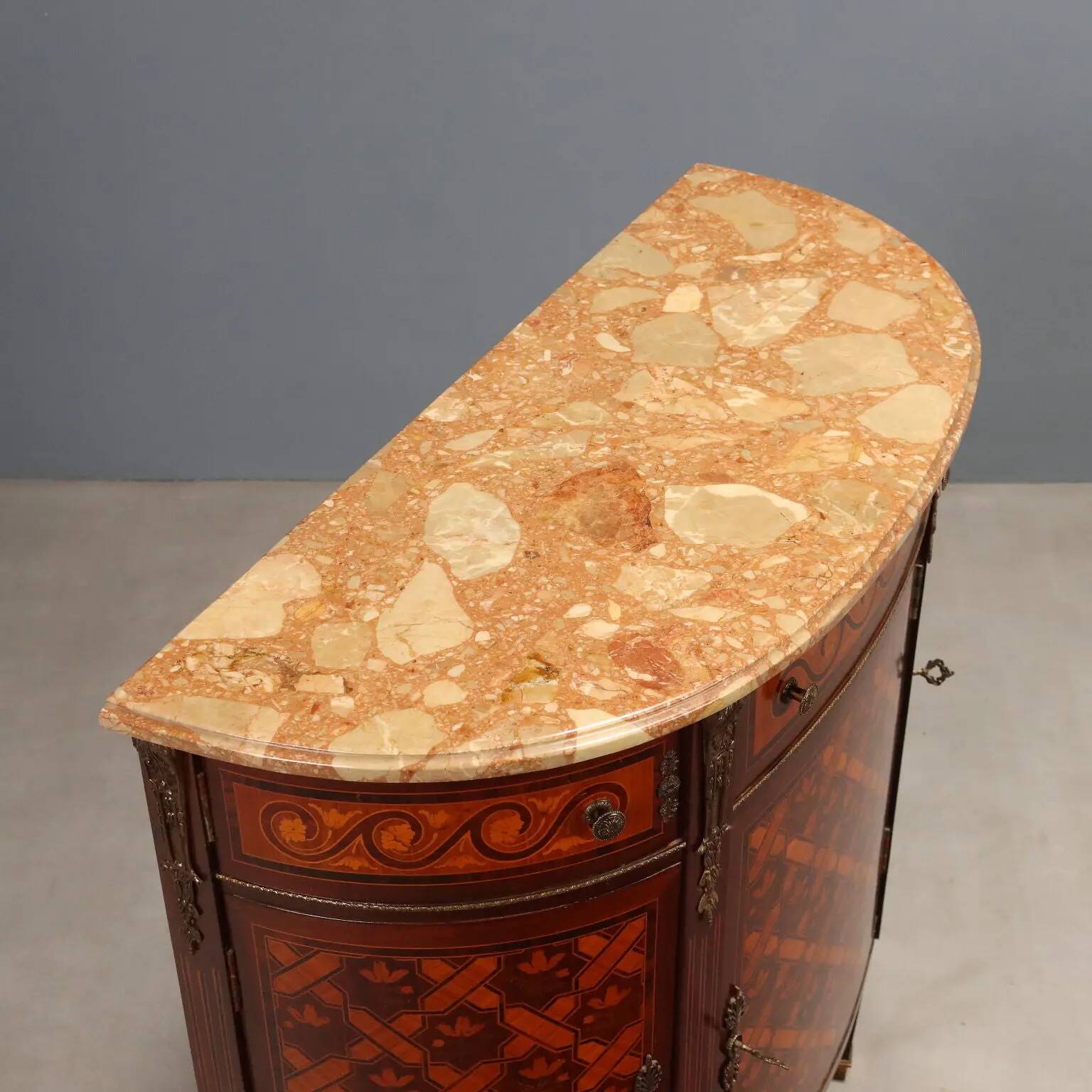 Buffet demi-lune ancien de style néoclassique XXe siècle