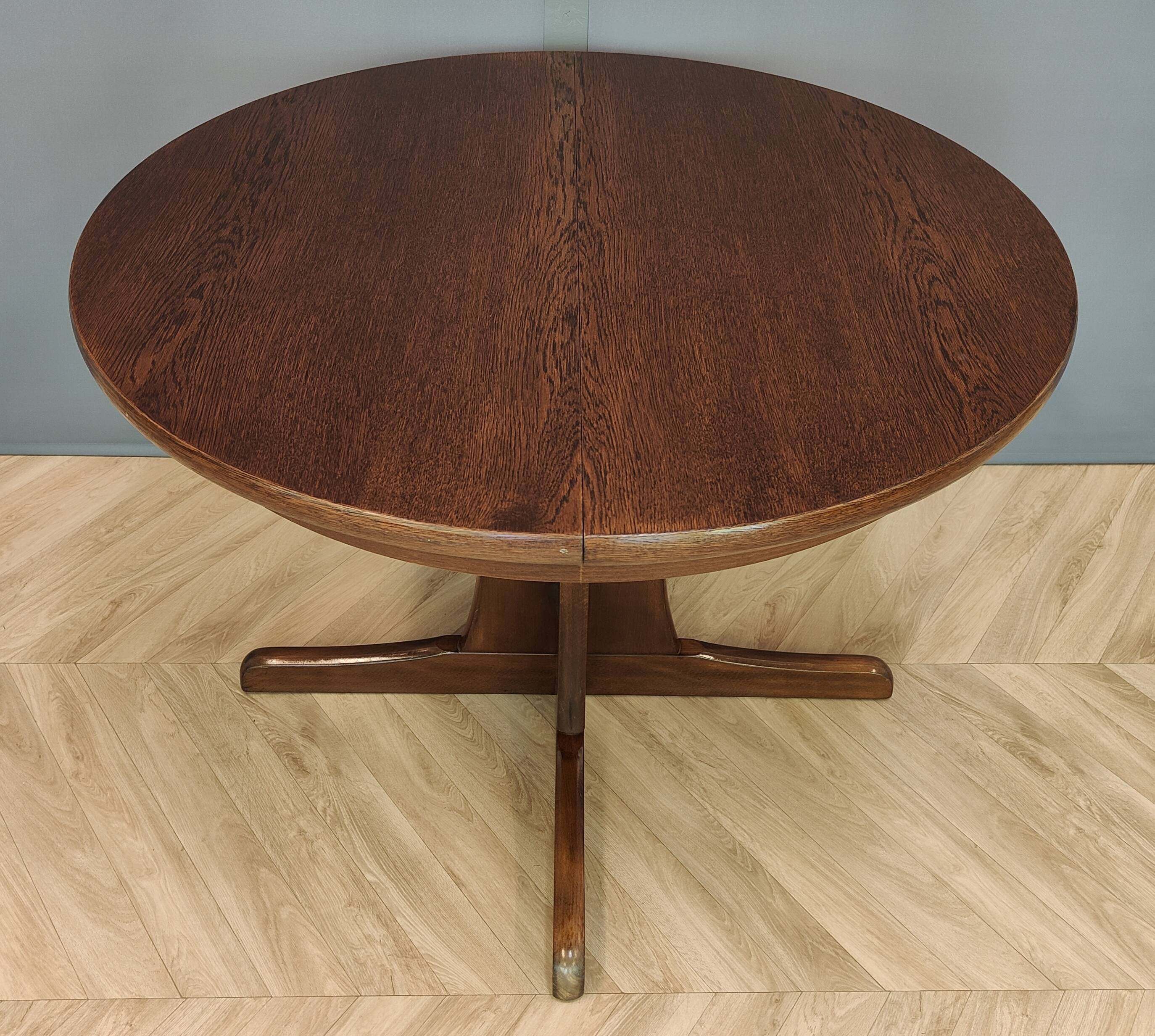 Mid-century extendable dining table