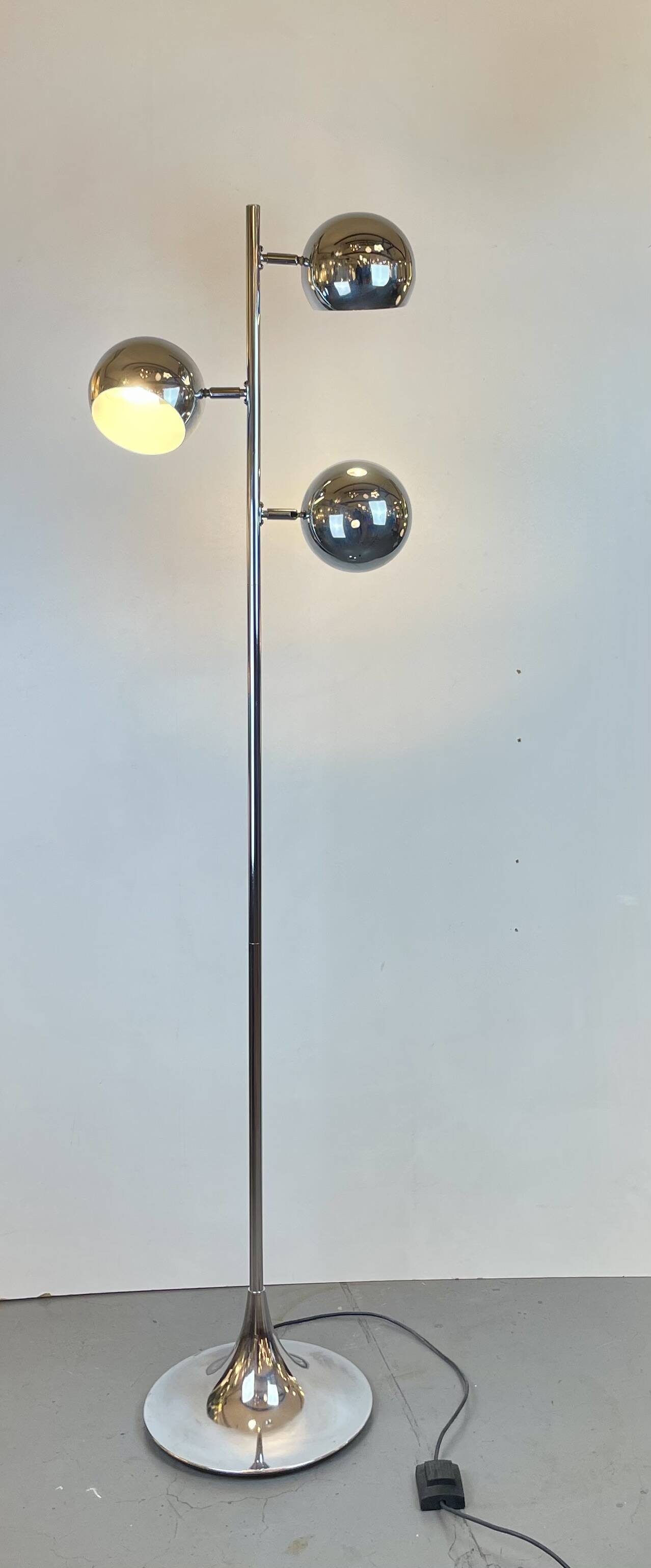 Space-Age Chrome Floor Lamp, Italy, 1970s