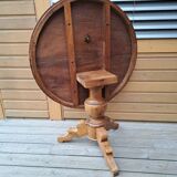 Folding round table
