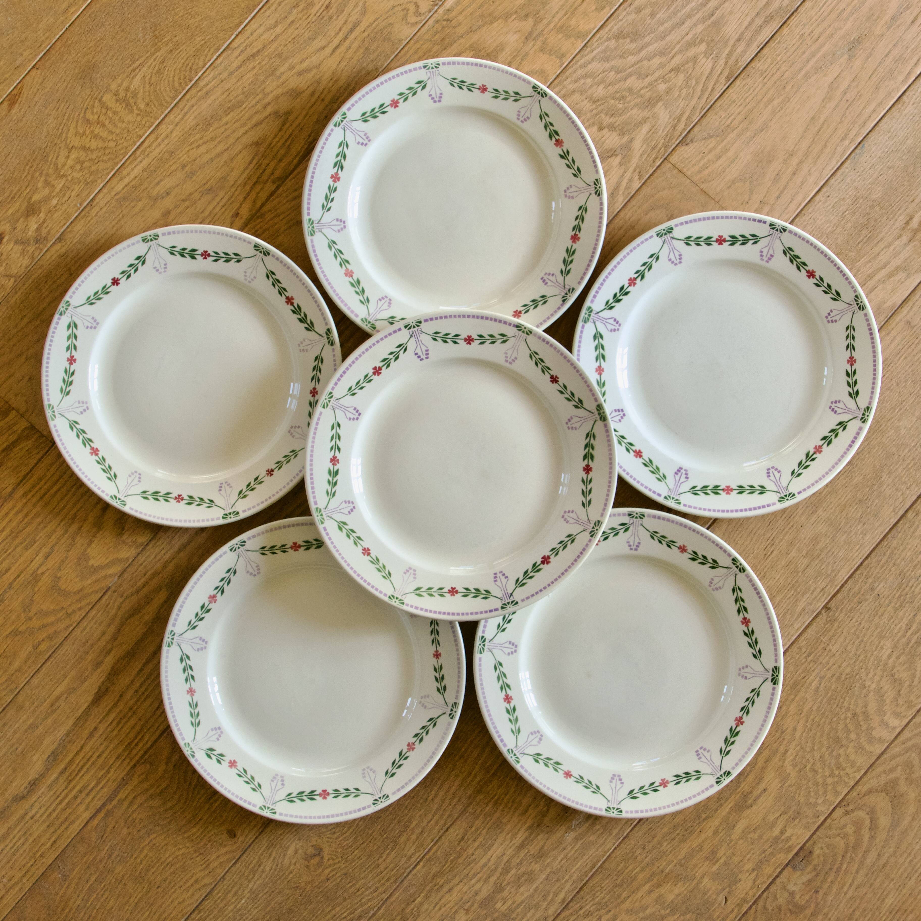 Christmas dinner plates from 1920 by Emile Bourgeois, Drouot Paris