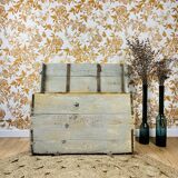 Oil can storage box