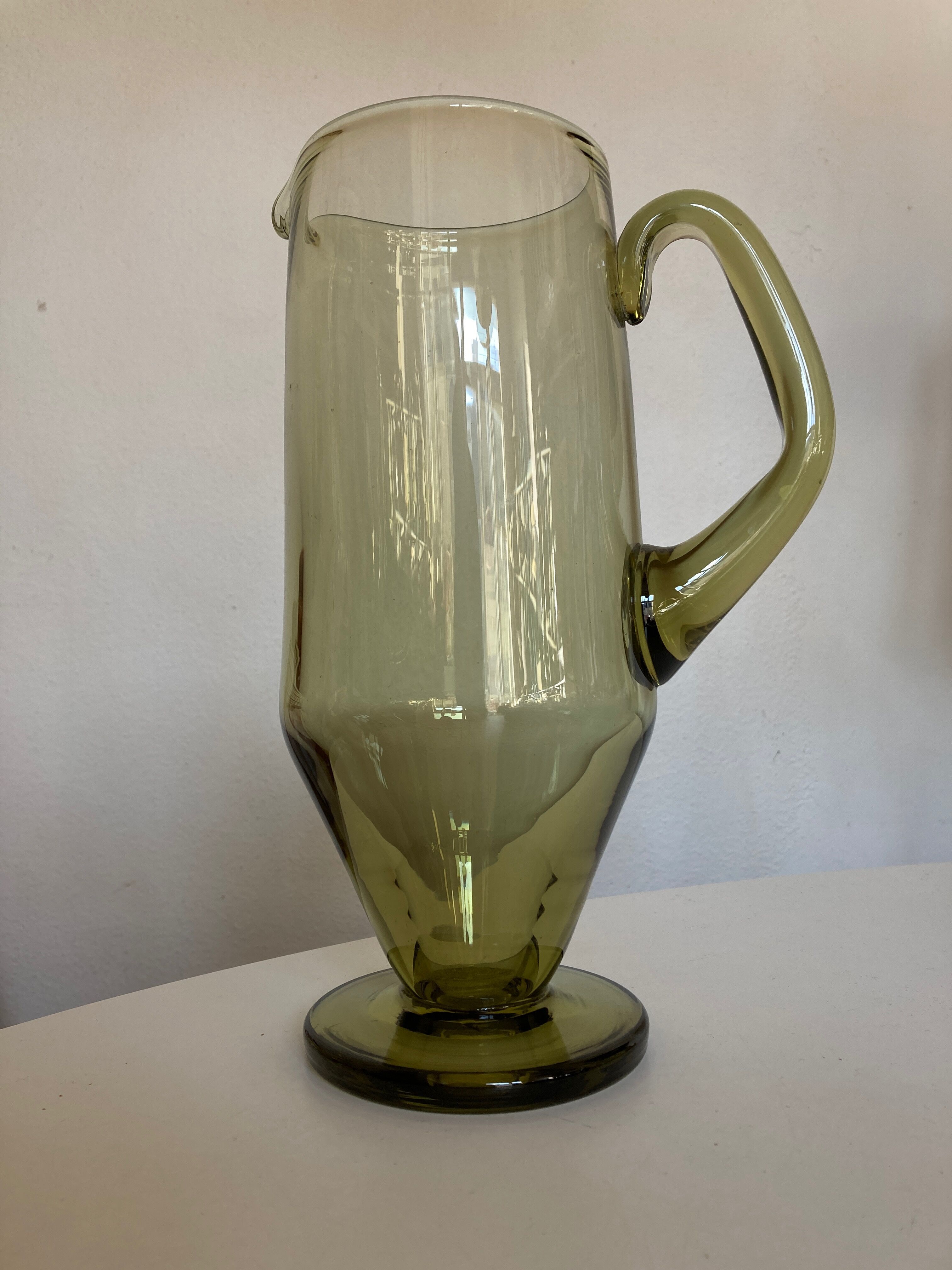 Vase in lime green blown glass modernist 1950