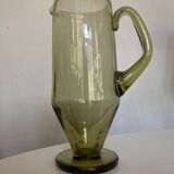Vase en verre soufflé vert tilleul moderniste 1950