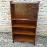 Vintage showcase library