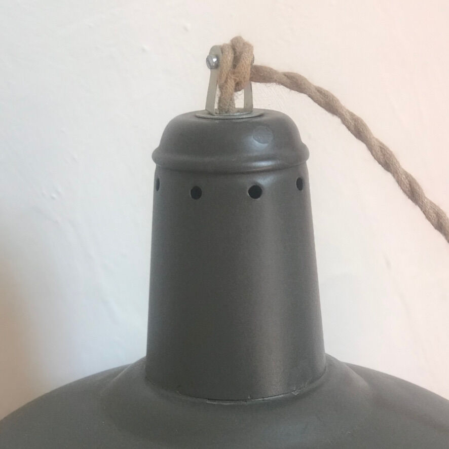 Suspension enamelled khaki lampshade