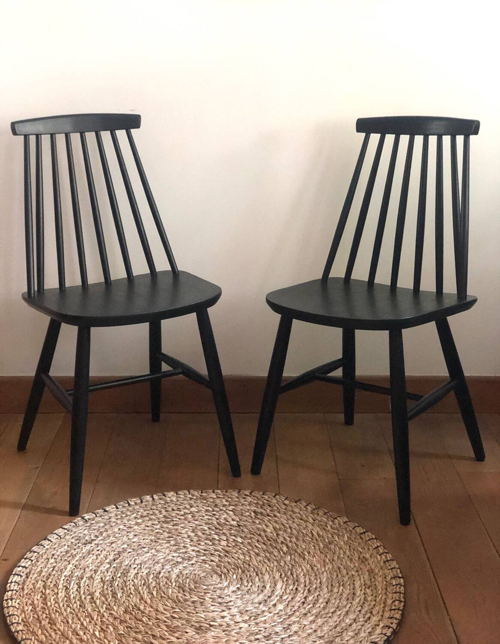 The pair of chairs in Tapiovaara style.