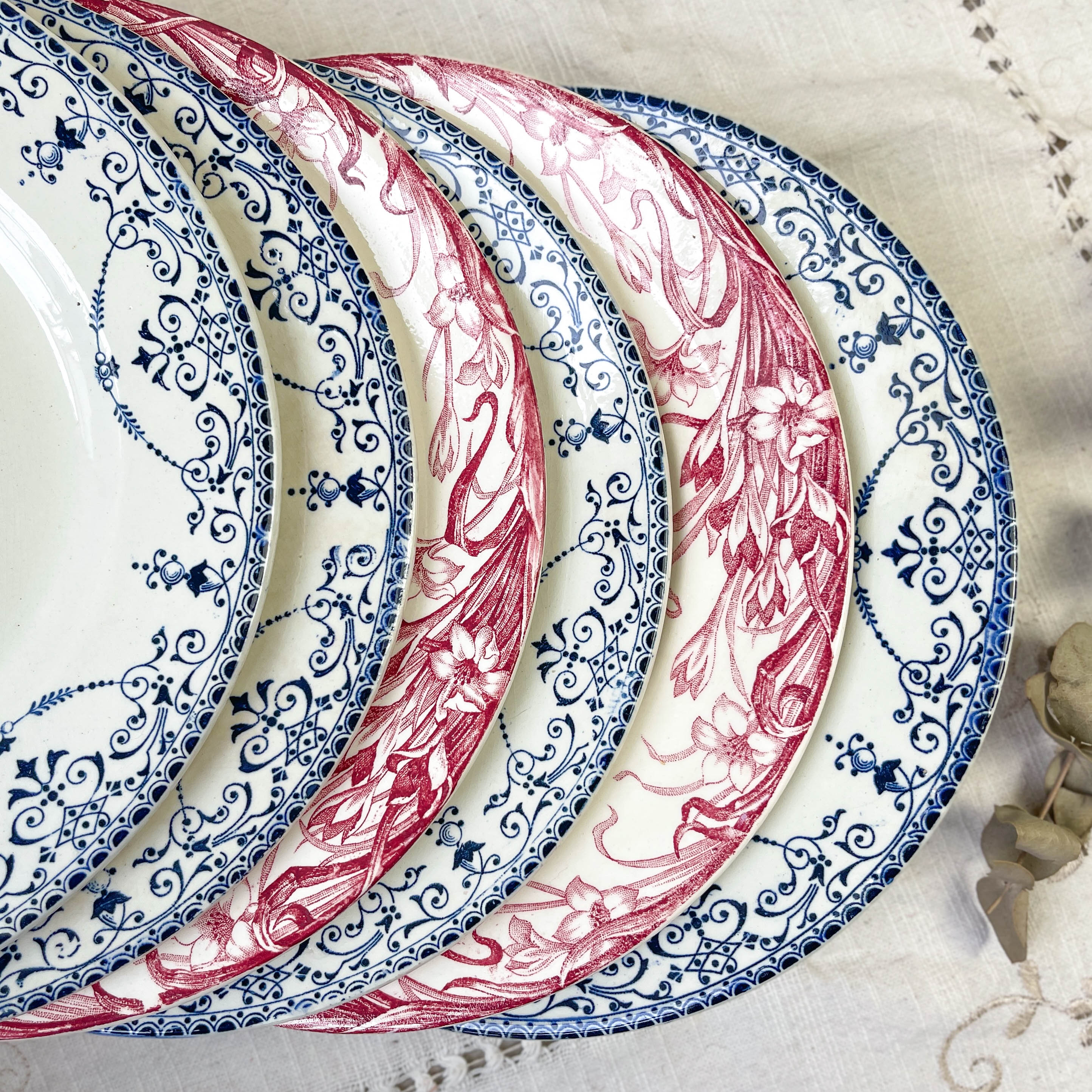 6 flat plates Terre de Fer blue red mismatched